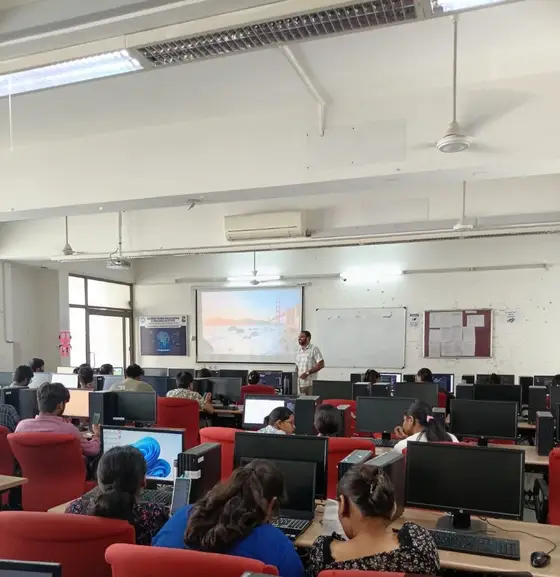 Wide view of the GTU ITR lab during the 2-day workshop